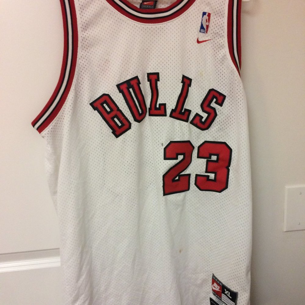 Vintage Jordan Bulls Jersey